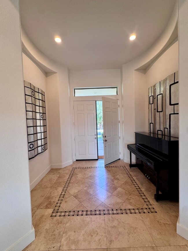 Photo - 102 Cll Los Hibiscos