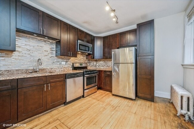 Photo - 4823 N Springfield Ave Unidad 2W