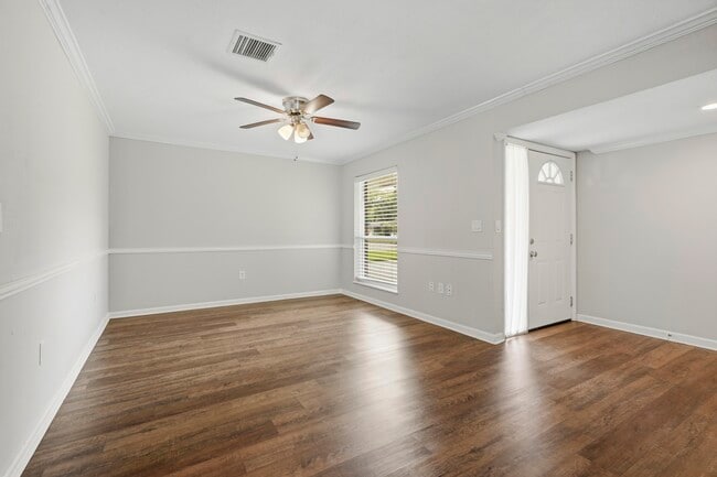 Photo - 1930 Redway Ln