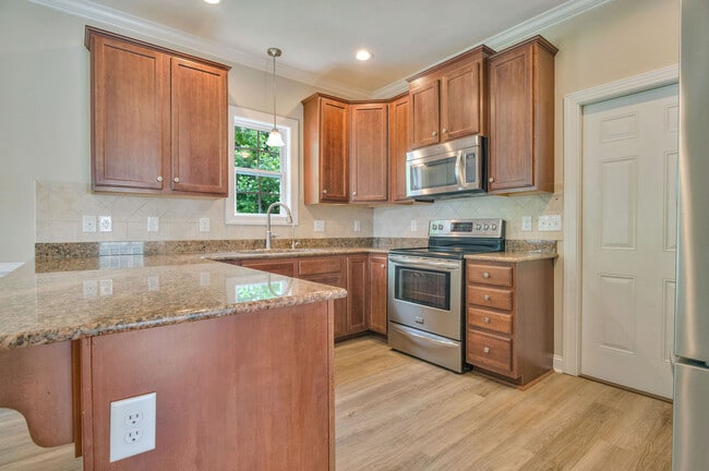 Photo - 107 McKinnon Pl