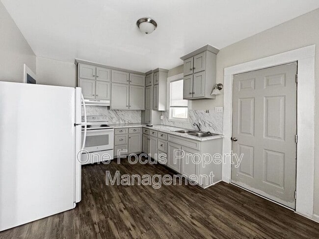 Building Photo - 471 West Fourth Street