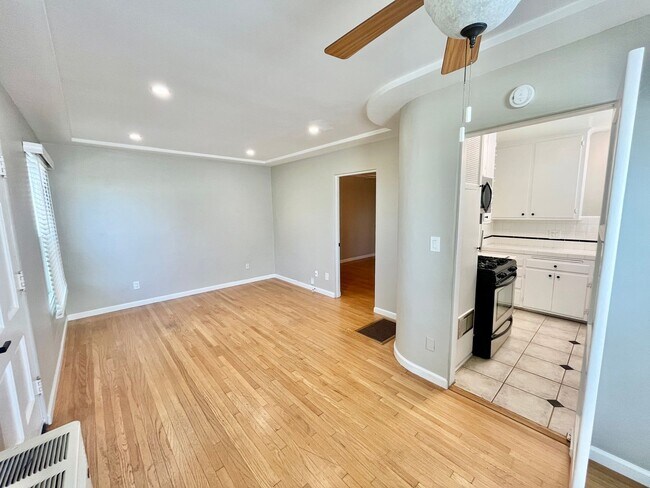 4664 North Ave Unit 4664