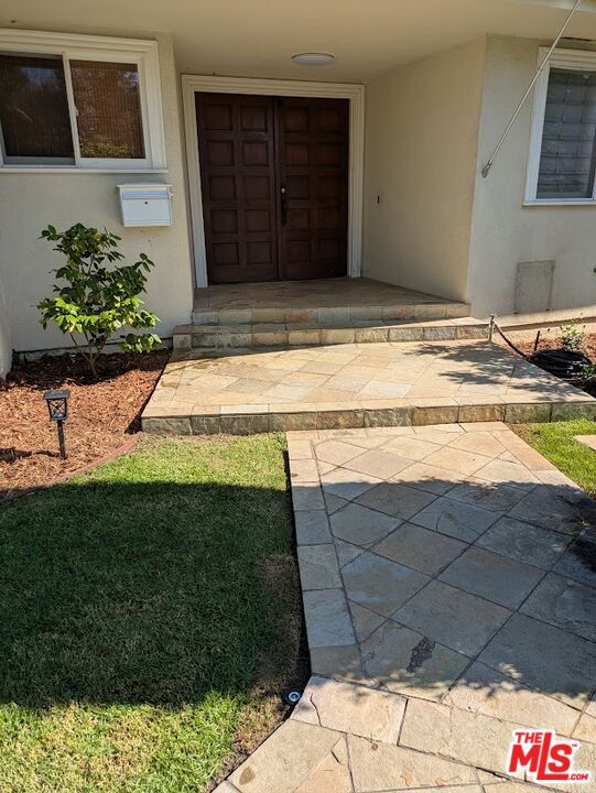 Photo - 702 Adelaide Pl