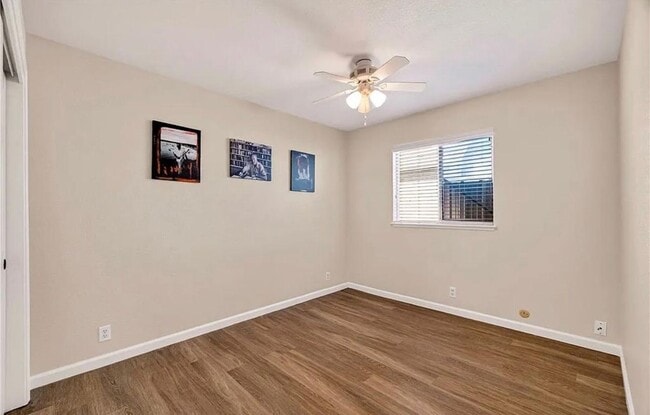 Photo - 2154 Bar Triangle St