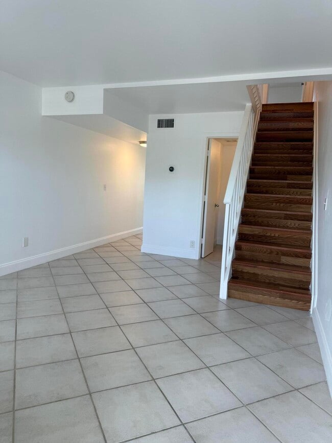 Photo - 9500 SW 3rd St Unit 223