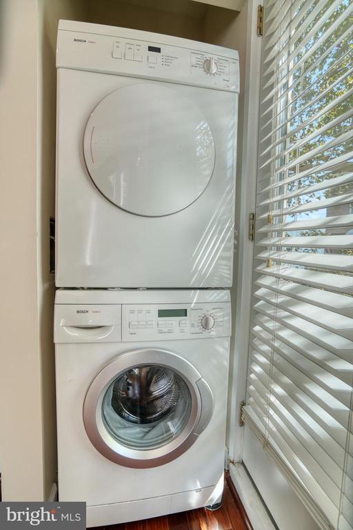Building Photo - 1209 N Pitt St Unit 2A