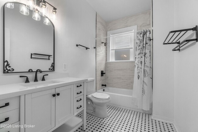 Photo - 409 W Gaulbert Ave