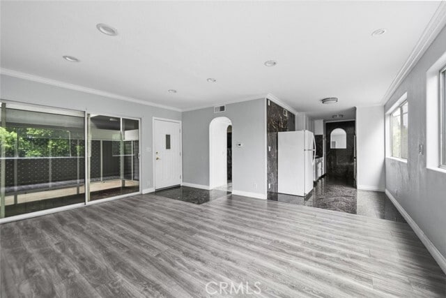 Building Photo - 6160 Whitsett Ave Unit 8