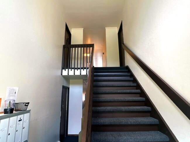 Mackinaw Apartments