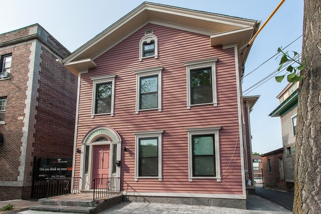 Photo - 1371 Chapel St Unit 1371-1F