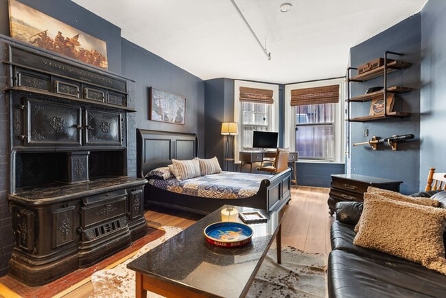 Building Photo - 163 Beacon St Unit B2