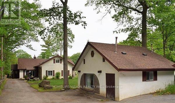 Photo - 2082 River Rd W