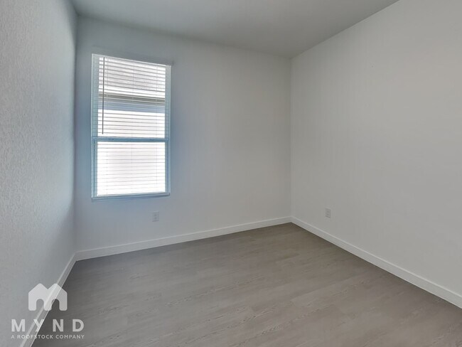 Photo - 10632 Ysasmendi Rdg