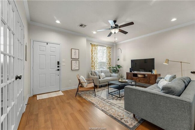 900 Eagle Ave Unit 1