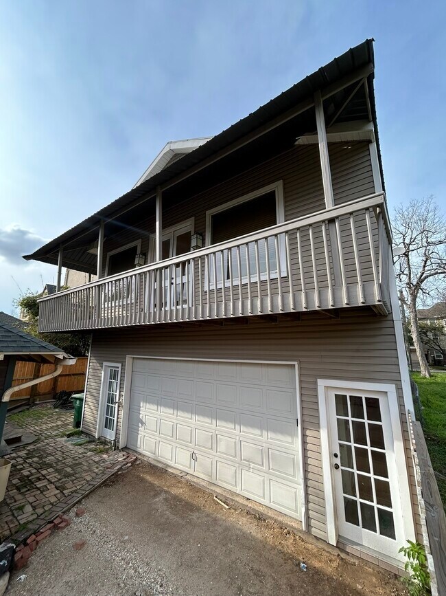 6016 Center St Unit A