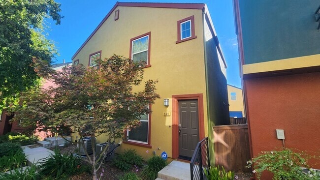 Building Photo - 840 Bronze Ln Rental