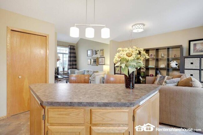 Photo - Available now - 2 Bed/1.5 Bath Townhome in Inver Grove Heights