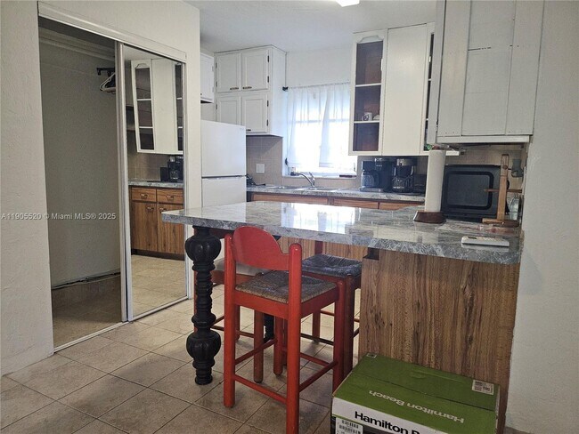 Photo - 305 SE 12th Ave Unit 2