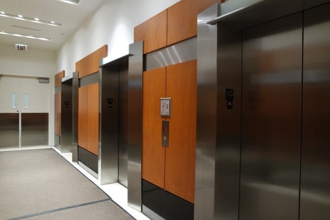 Photo - 512 N McClurg Ct Unidad 4903