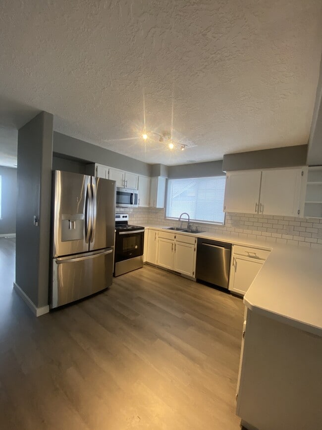 Photo - 1270 Marstone Ct SE