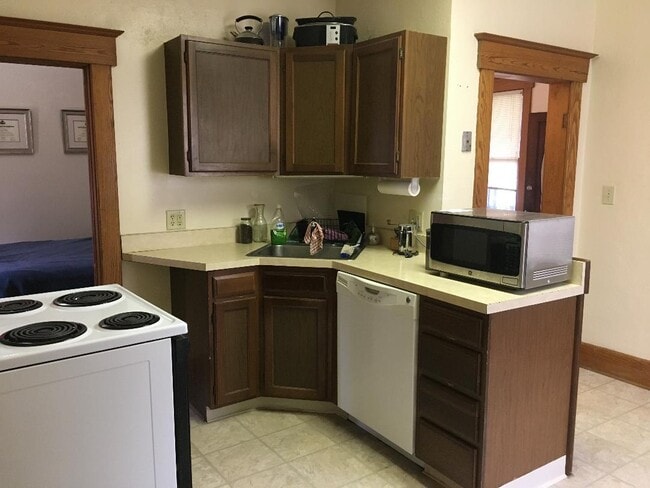 Photo - 208 Avondale Ave