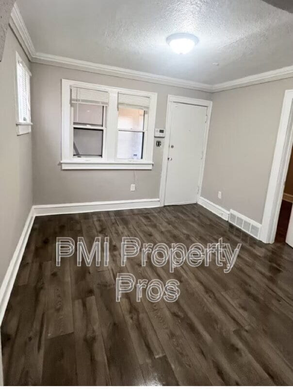 Photo - 4678 N 49th St