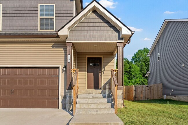 Photo - Like New Home Minutes from Fort Campbell!