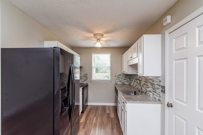 Photo - 101 Edgehill Ln