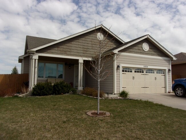 Building Photo - House For Lease