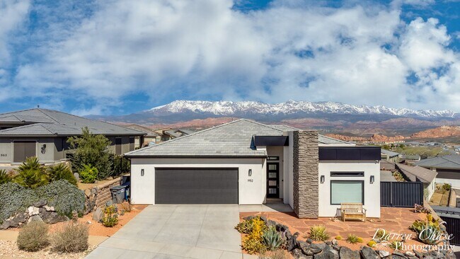 Photo - VIEWS VIEWS VIEWS!