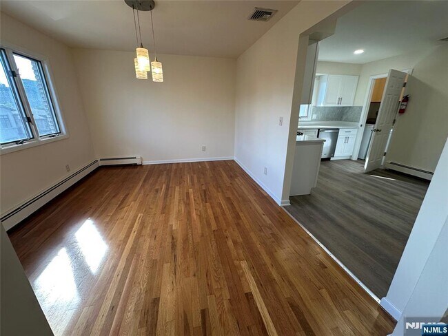 Photo - 407 Jane St Unit 2