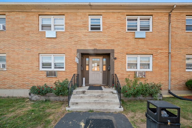 Building Photo - 30 Deerfield Ct Unit D Rental