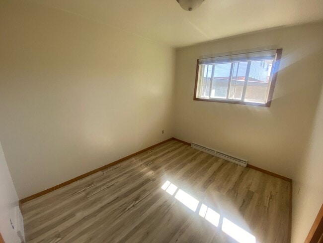 Photo - 968 Grove St