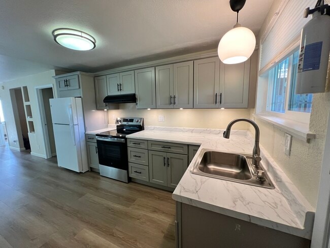 Photo - 3246 Magnolia St Apartments Unit B