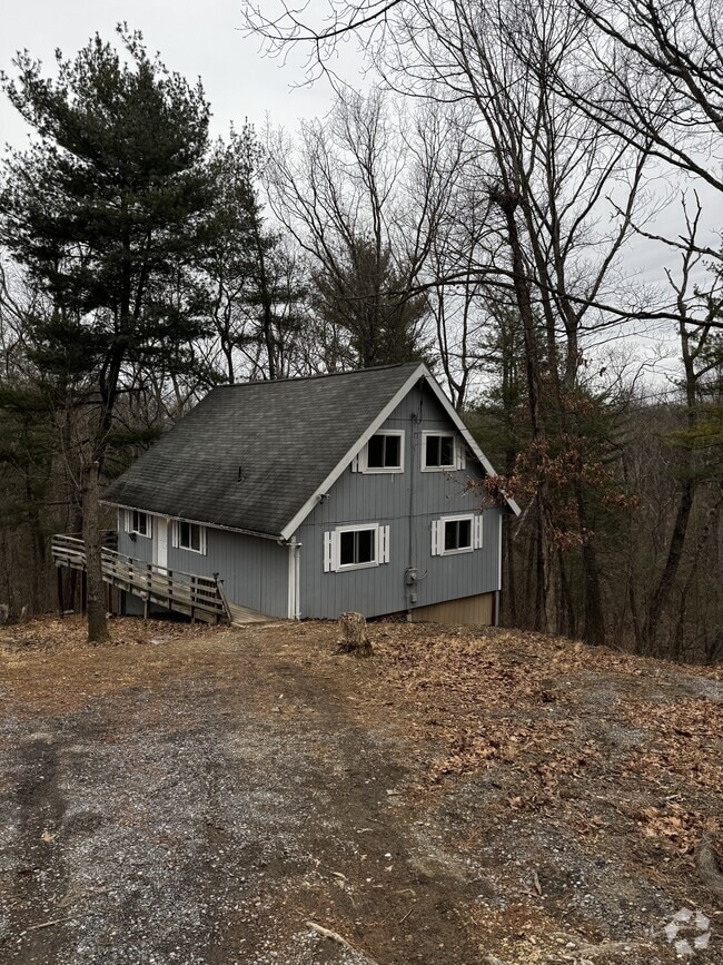 Building Photo - 149 Hemlock Ln Rental