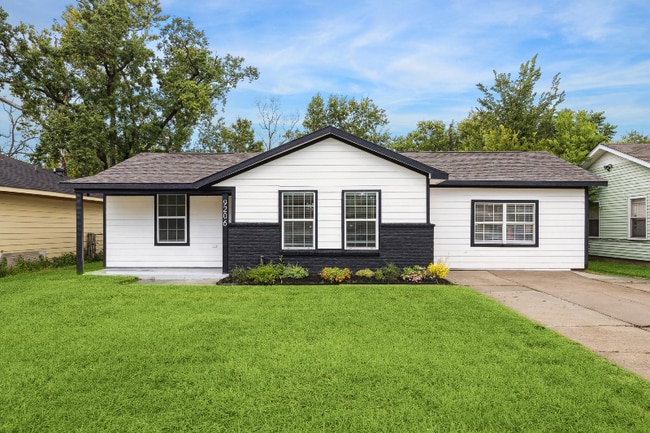 Building Photo - 9206 St Lo Rd