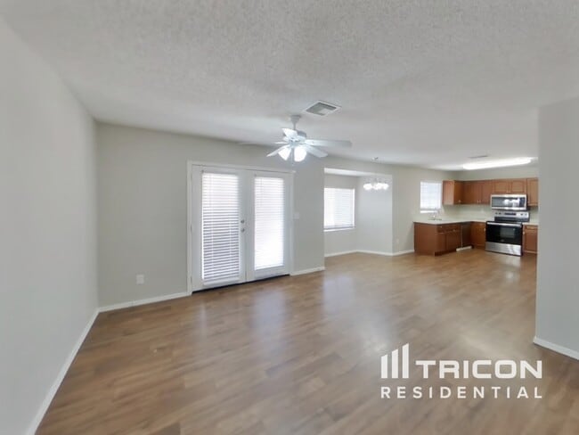 Photo - 8931 W Cinnabar Ave