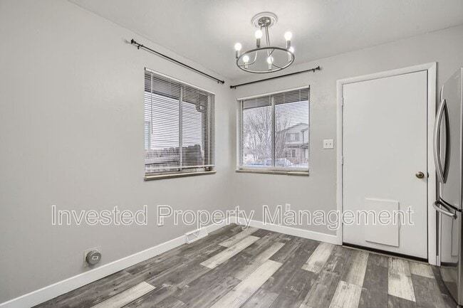 Photo - 401 W Bates Ave