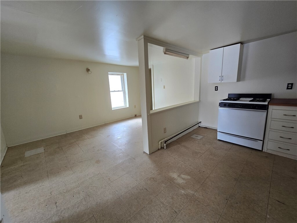 Photo - 130 E Elisha St