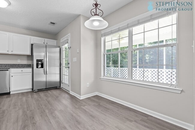 Photo - 128 Pennbrook Ln