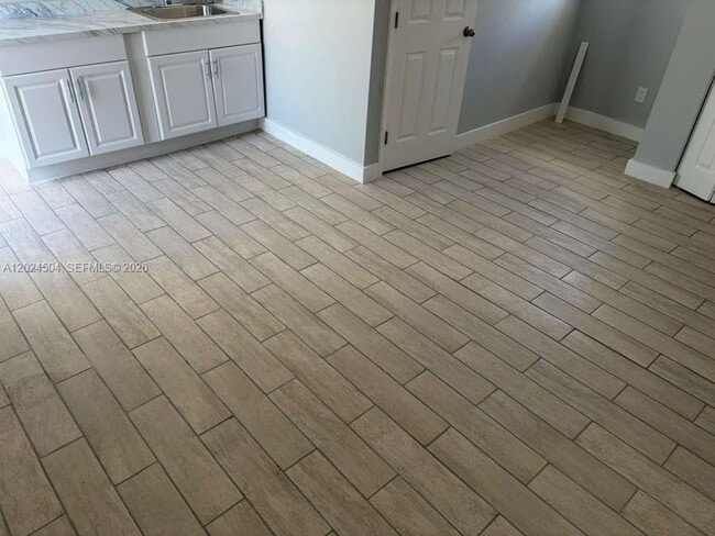 Photo - 1870 Lakeview Dr Unit 2