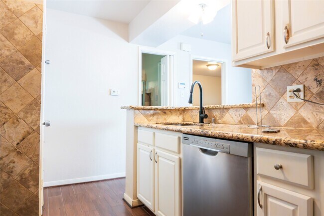 Photo - 829 Wax Myrtle Ln Unit A