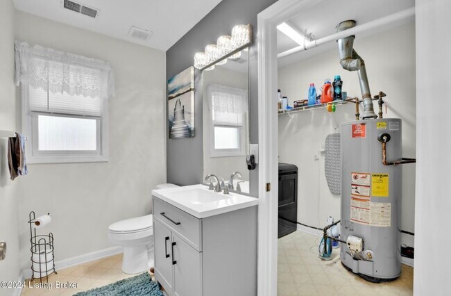 Photo - 10701 Grecian Rd