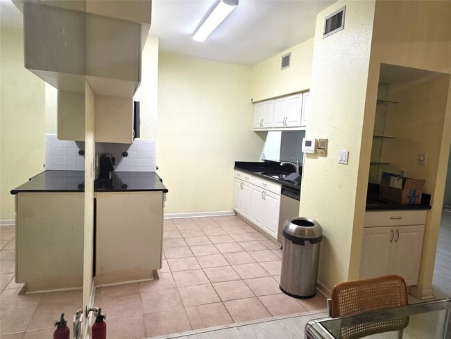 Photo - 8100 Cambridge St Unit 9