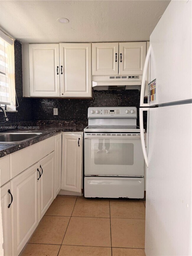 Photo - 13725 NE 6th Ave Unidad 302