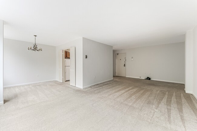Photo - 5565 Columbia Pike Unit 504