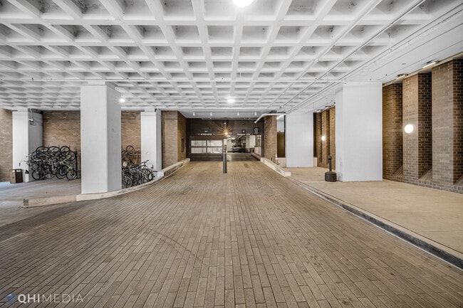 Photo - 6033 N Sheridan Rd Unit 11G