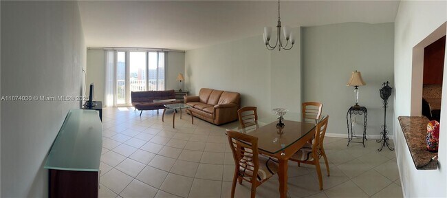 Photo - 2801 NE 183rd St Unidad 905W