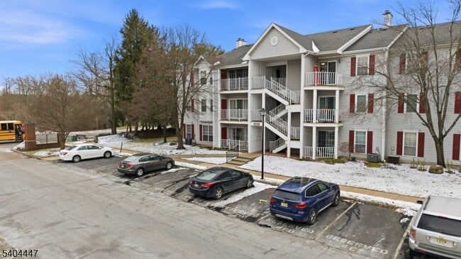 Photo - 12 Kingston Run