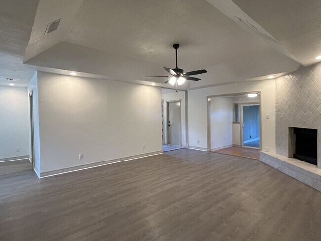 Photo - 3 Bedroom 2 Bath Southside!!